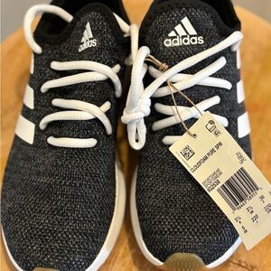 Brand new Women’s Adidas Cloudfoam size 5